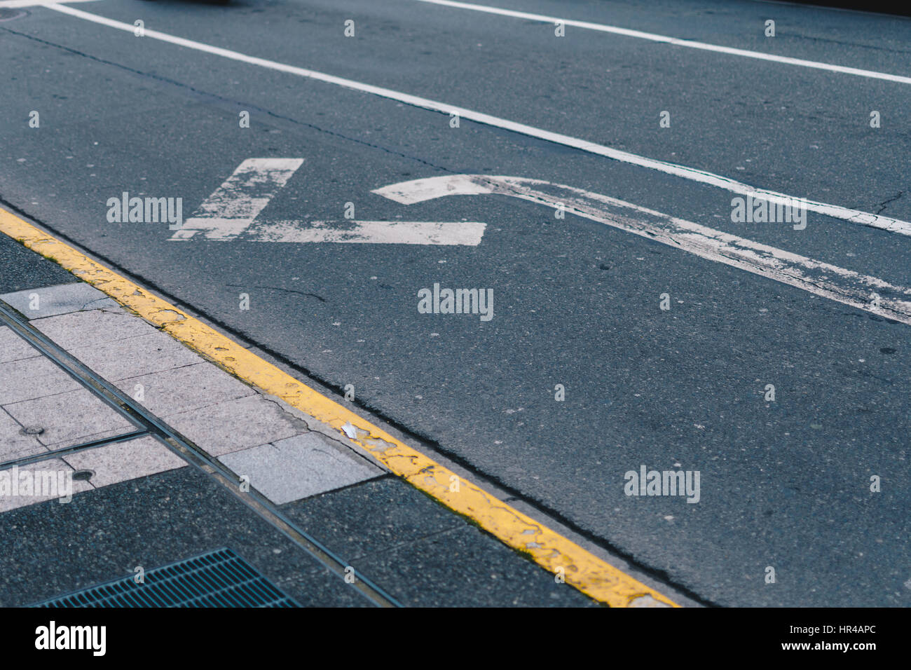 Yellow painted curb hires stock photography and images Alamy