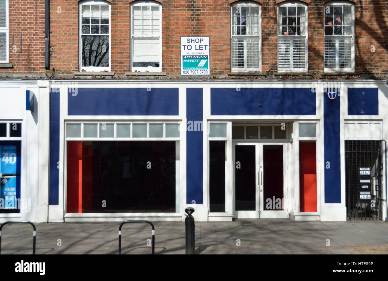 Empty shop for rent hires stock photography and images Alamy
