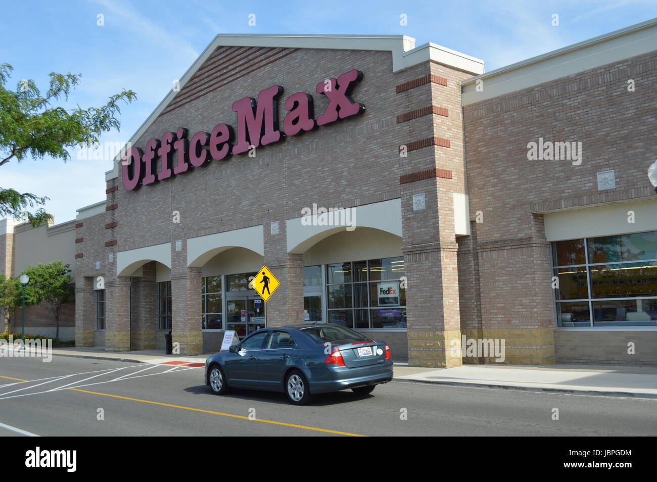 Office max store hires stock photography and images Alamy