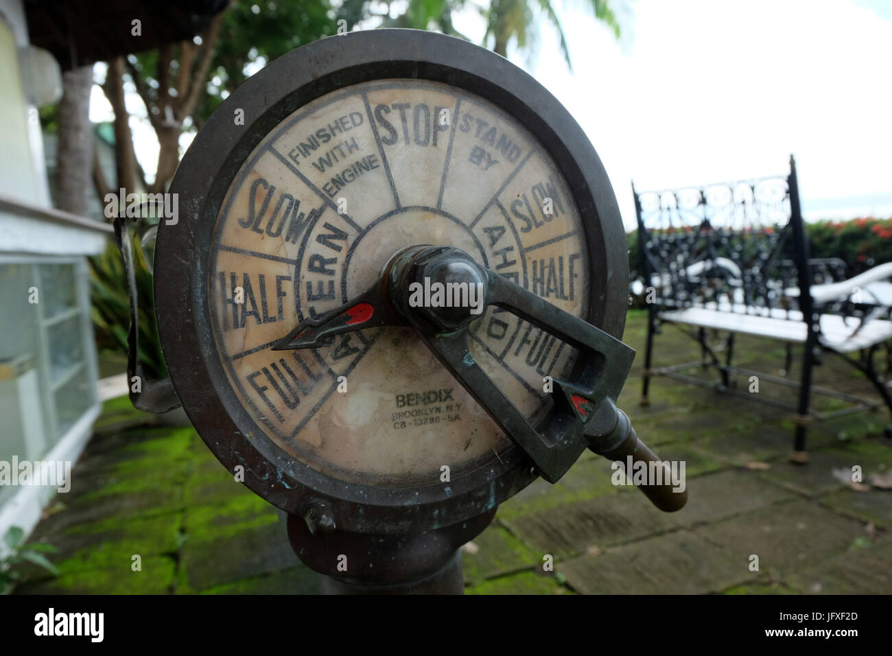 Engine room telegraph hi-res stock photography and images - Alamy
