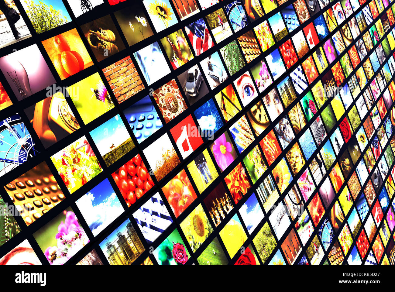 Screens Many Tv High Resolution Stock Photography and Images Alamy