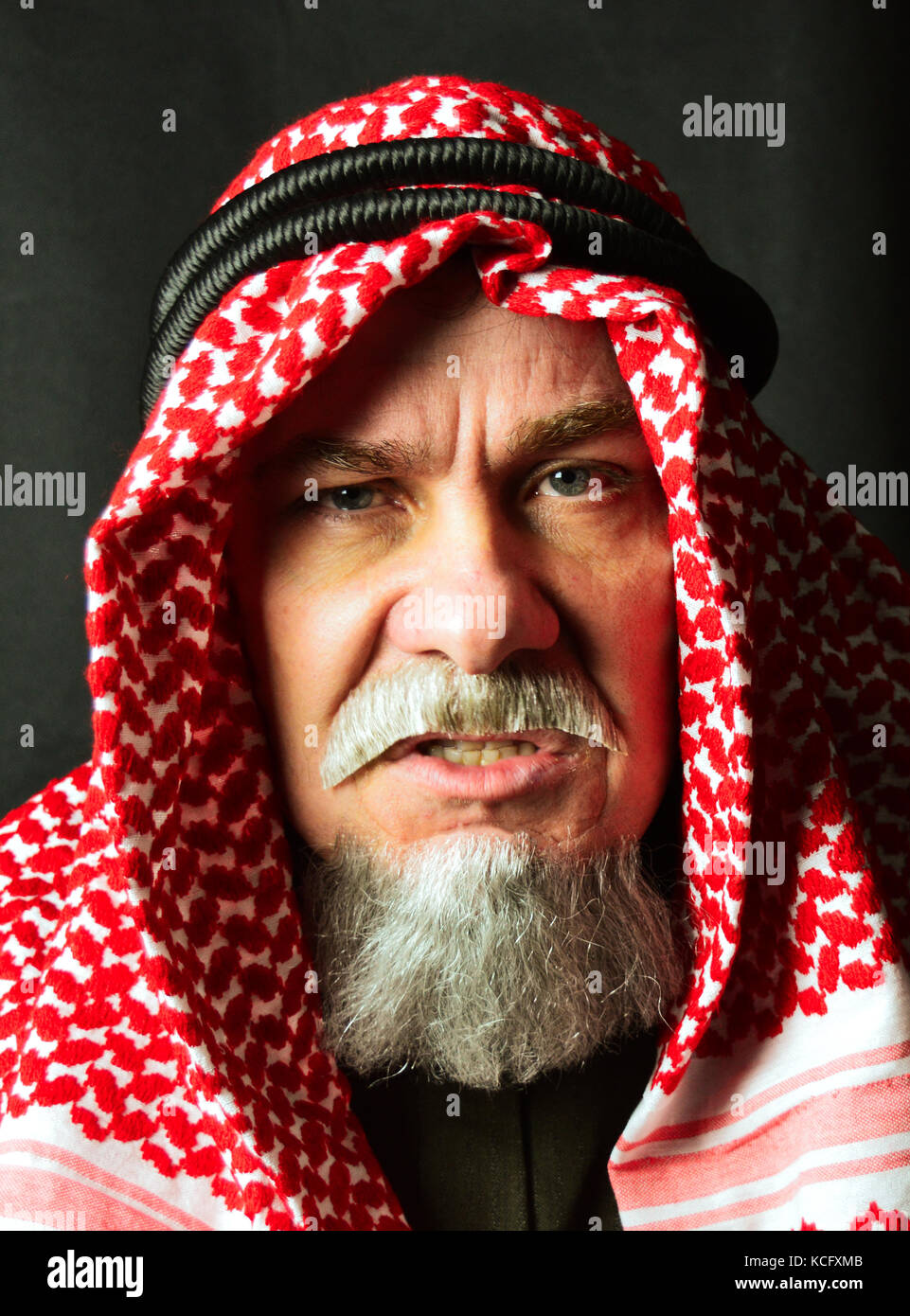 Arab man oil hi-res stock photography and images - Alamy
