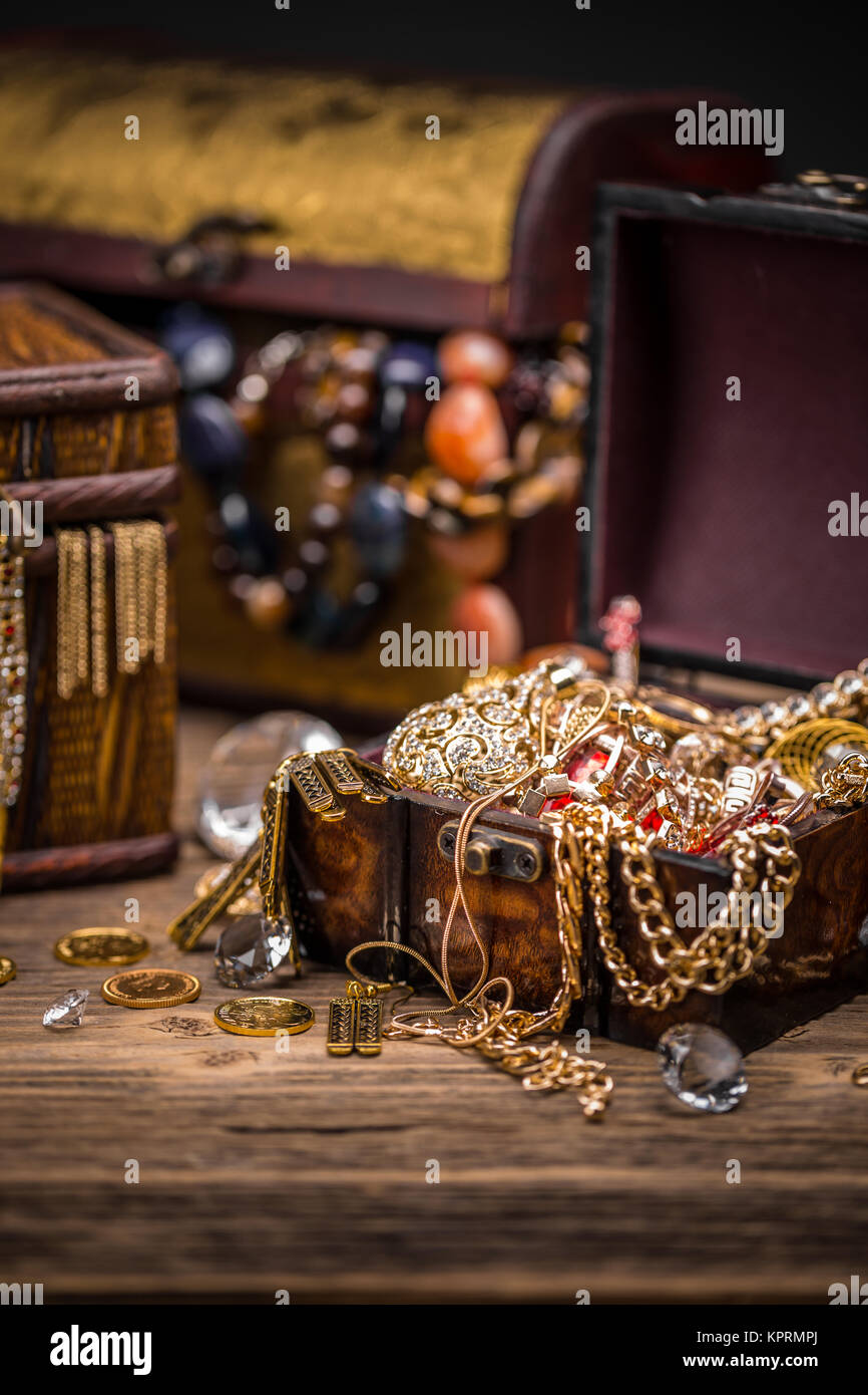 Pirates treasure chest Stock Photo Alamy