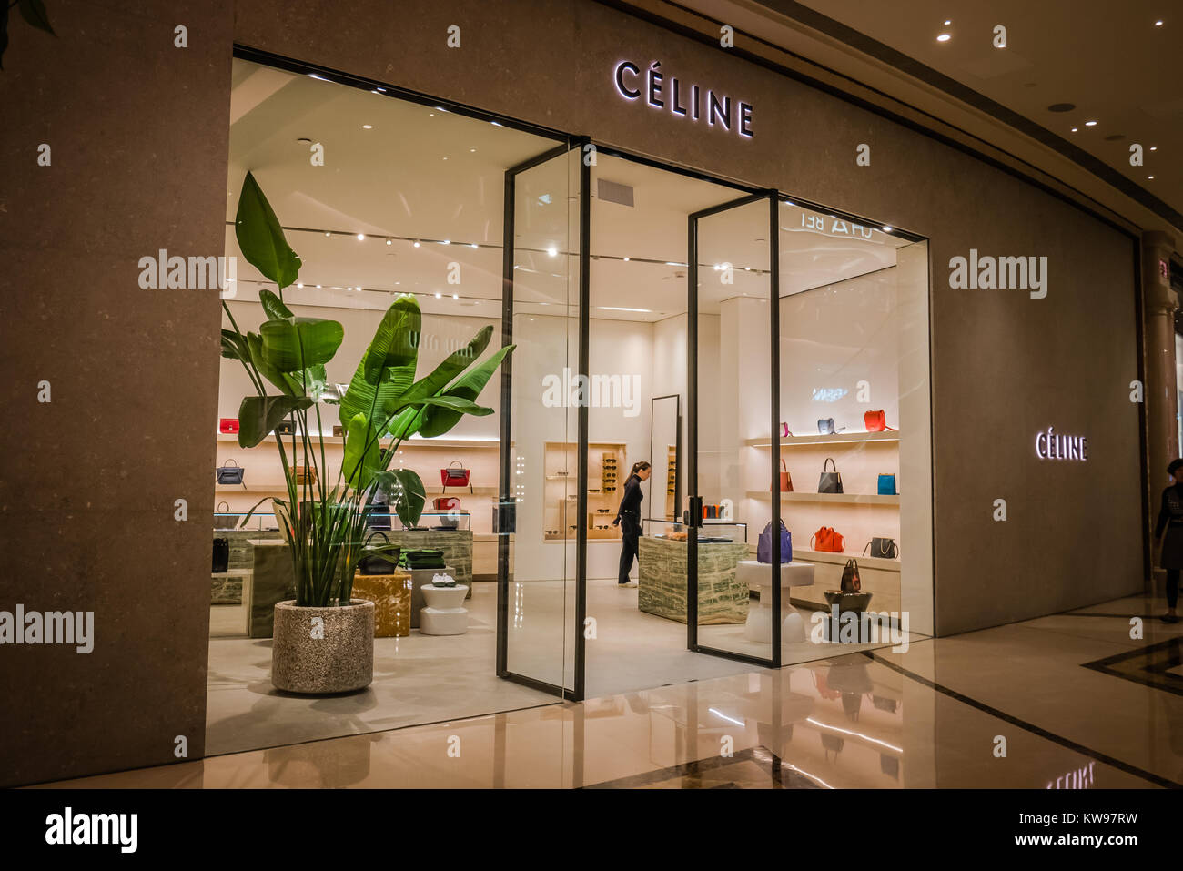 Luxury shop hi-res stock photography and images - Alamy