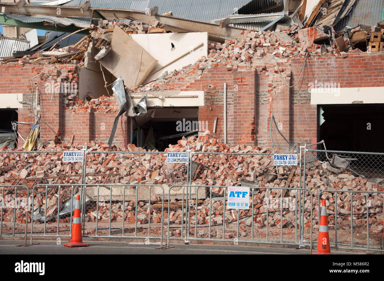 Earthquake Damaged Brick Building Stock Photo Alamy