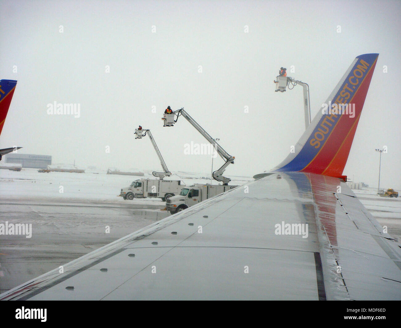 De icing plane wings hires stock photography and images Alamy