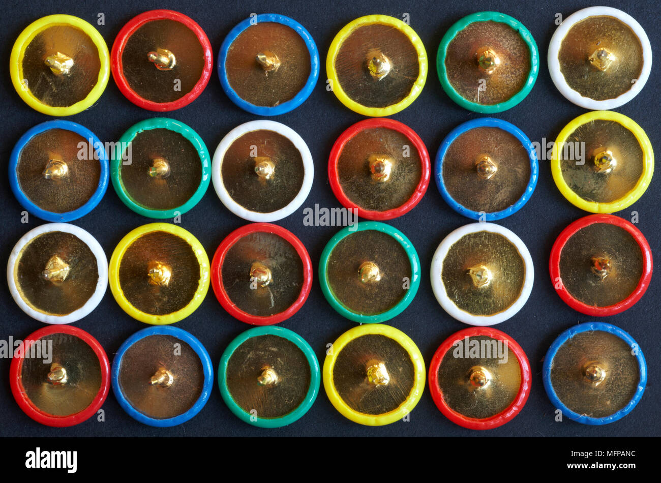 Drawing Pins High Resolution Stock Photography and Images Alamy