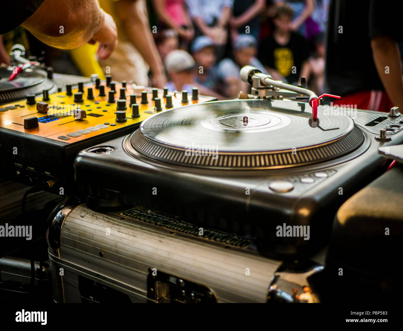Cheap Dj Turntable Setup at Darlene Desilva blog