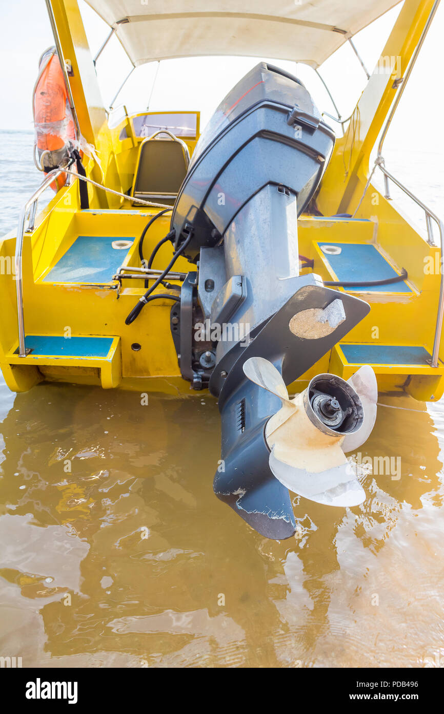 Metal paddle boat wheel hires stock photography and images Alamy