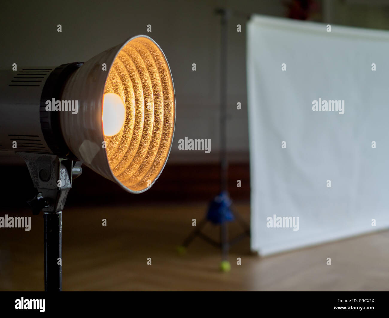 Photography studio lighting background setup hires stock photography