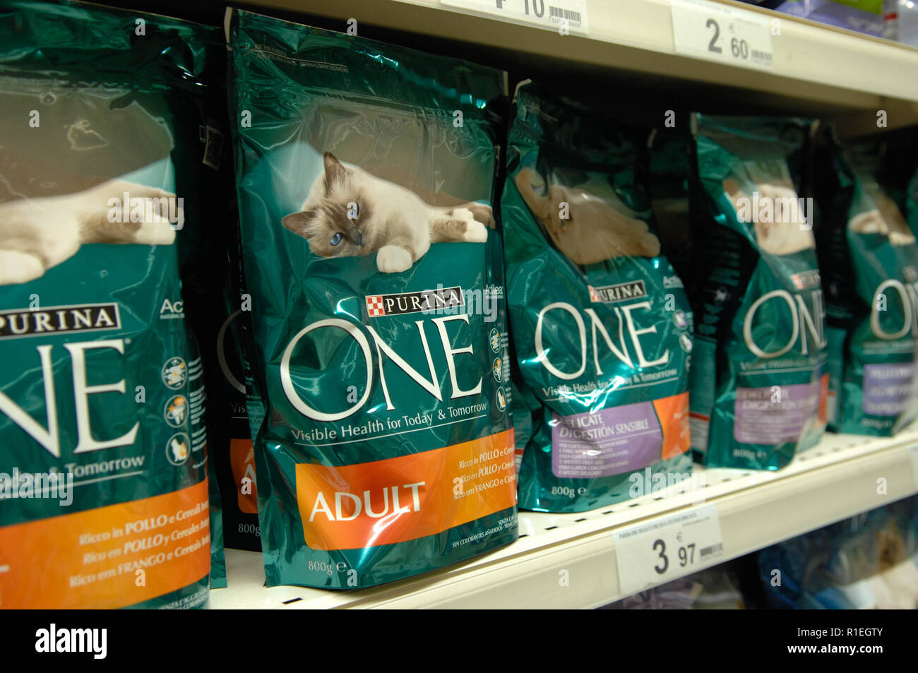 Purina,pet food Stock Photo Alamy