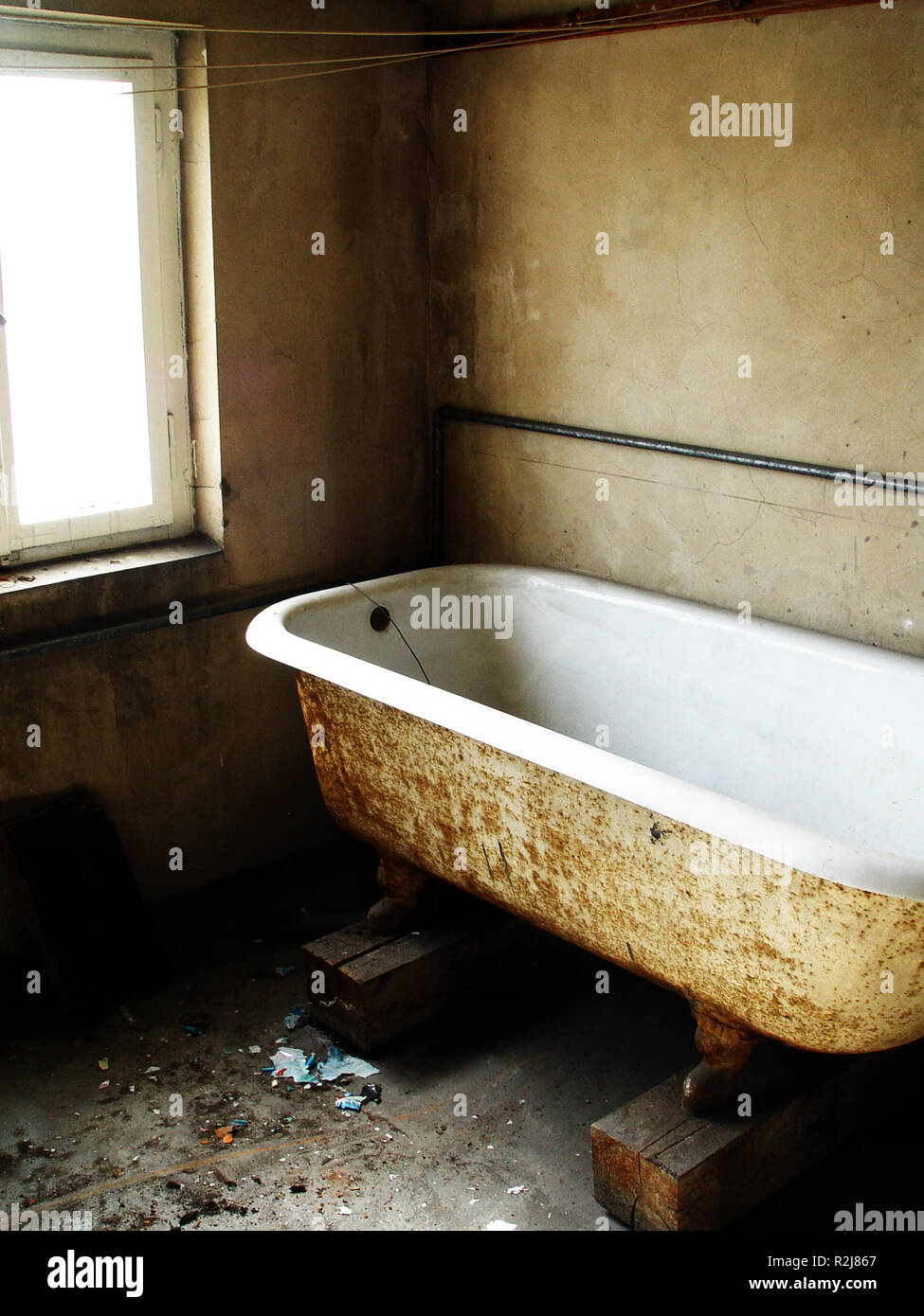 old bathtub iii Stock Photo Alamy