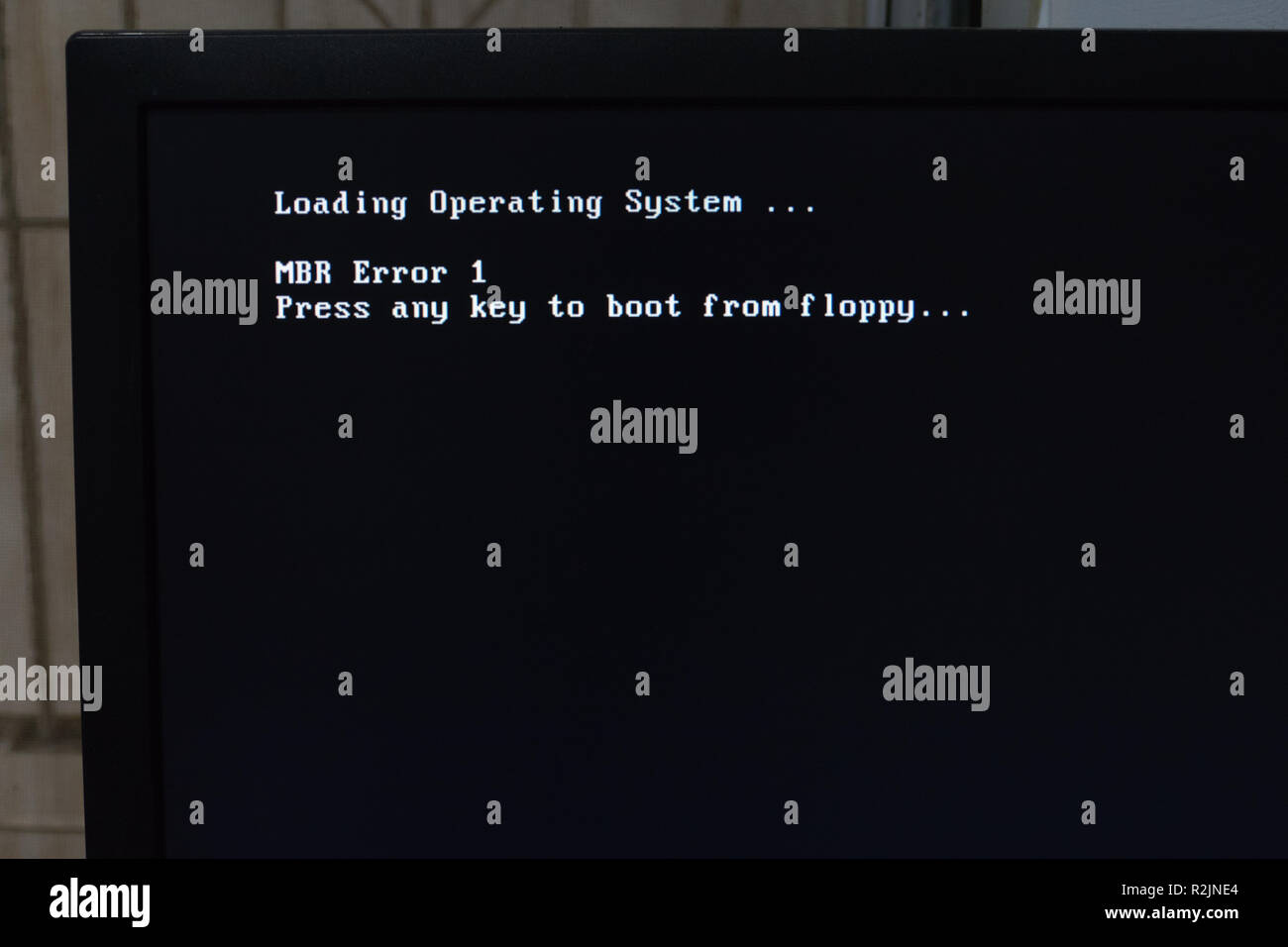 Boot Error message on computer screen Stock Photo Alamy