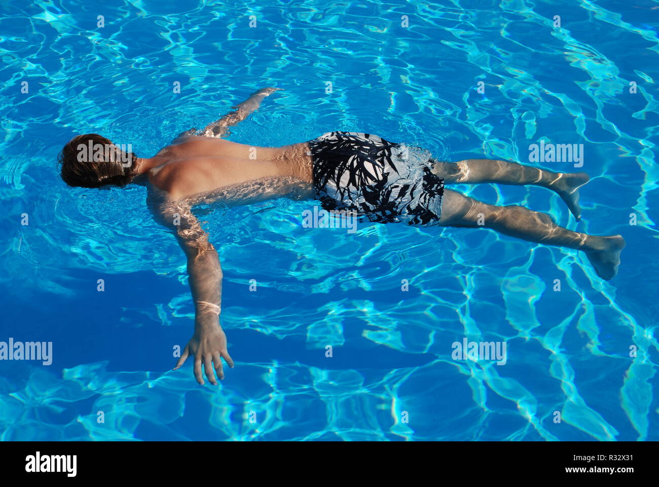 Drowned corpse hires stock photography and images Alamy