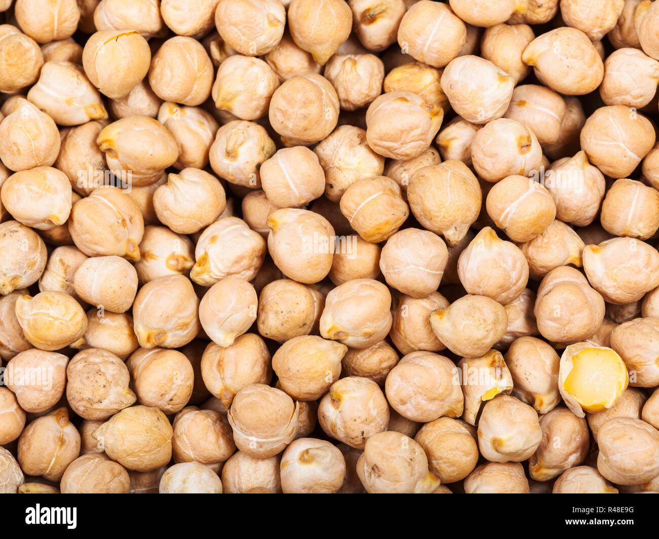 raw white chick peas Stock Photo Alamy