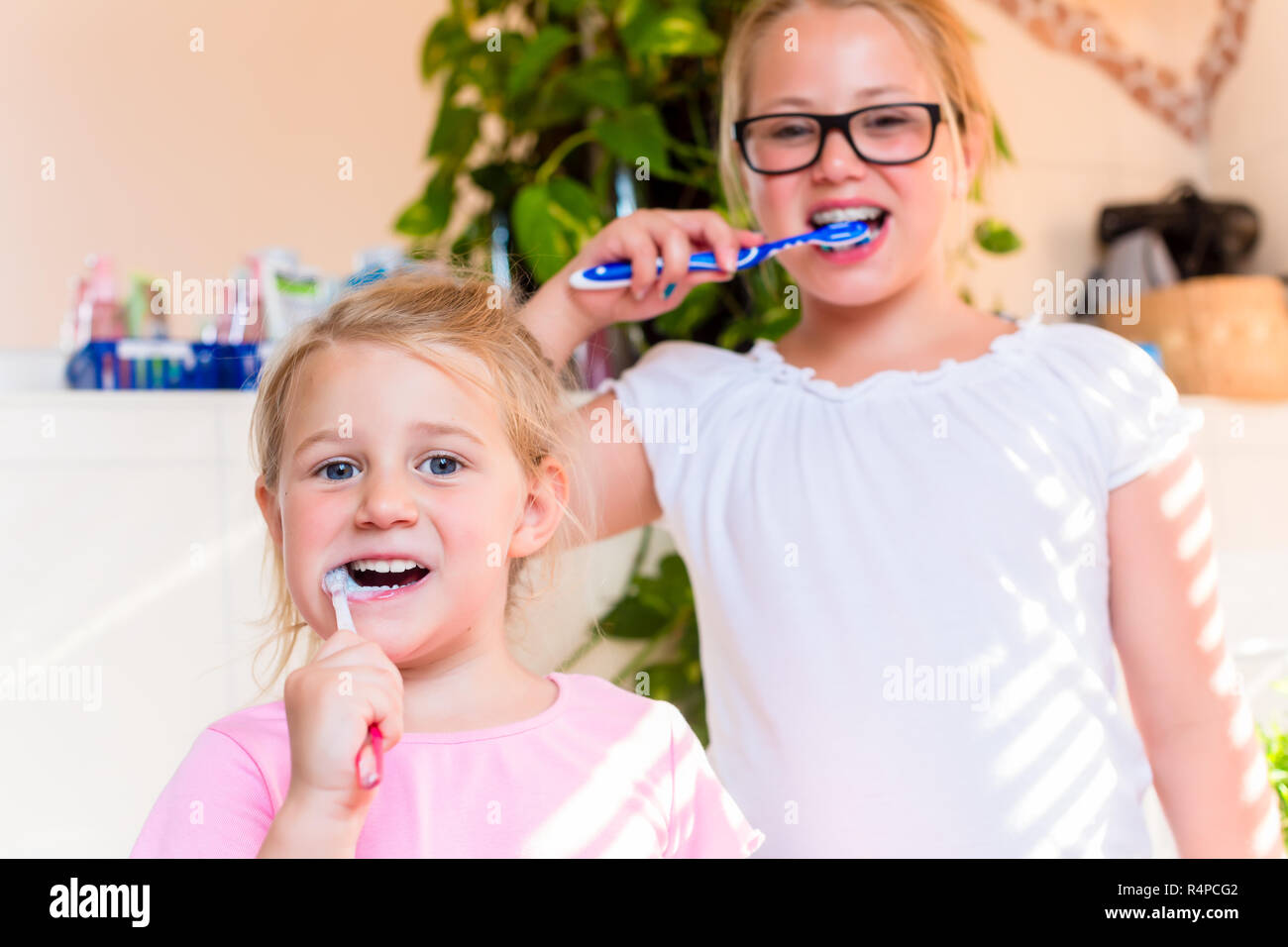 Two sisters in bath hires stock photography and images Alamy