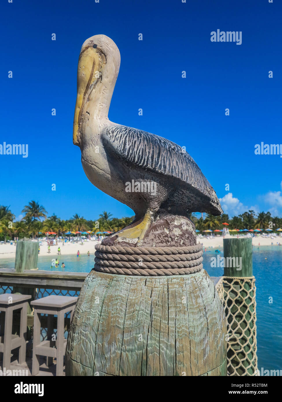 Pelican Statue Stock Photo Alamy