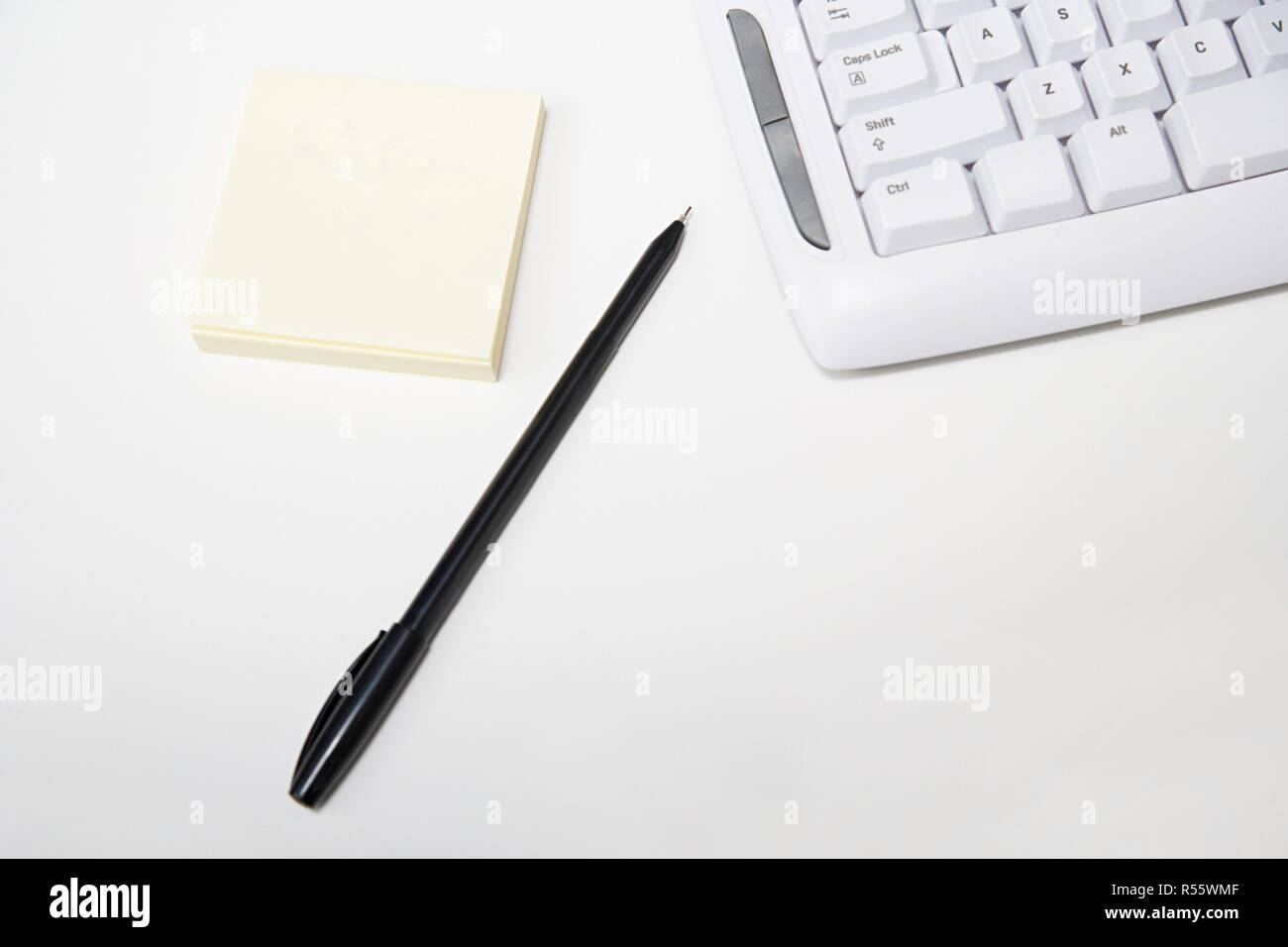 Note on desk Stock Photo Alamy