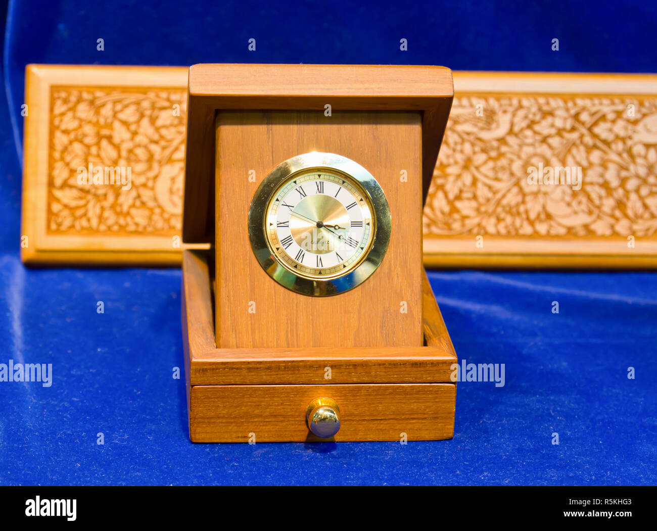 Clock face painting hires stock photography and images Alamy