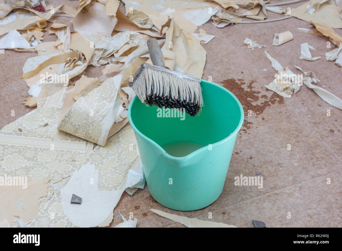 peel off wallpaper Stock Photo Alamy