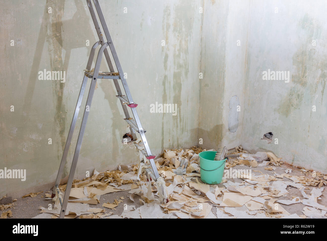 peel off wallpaper Stock Photo Alamy
