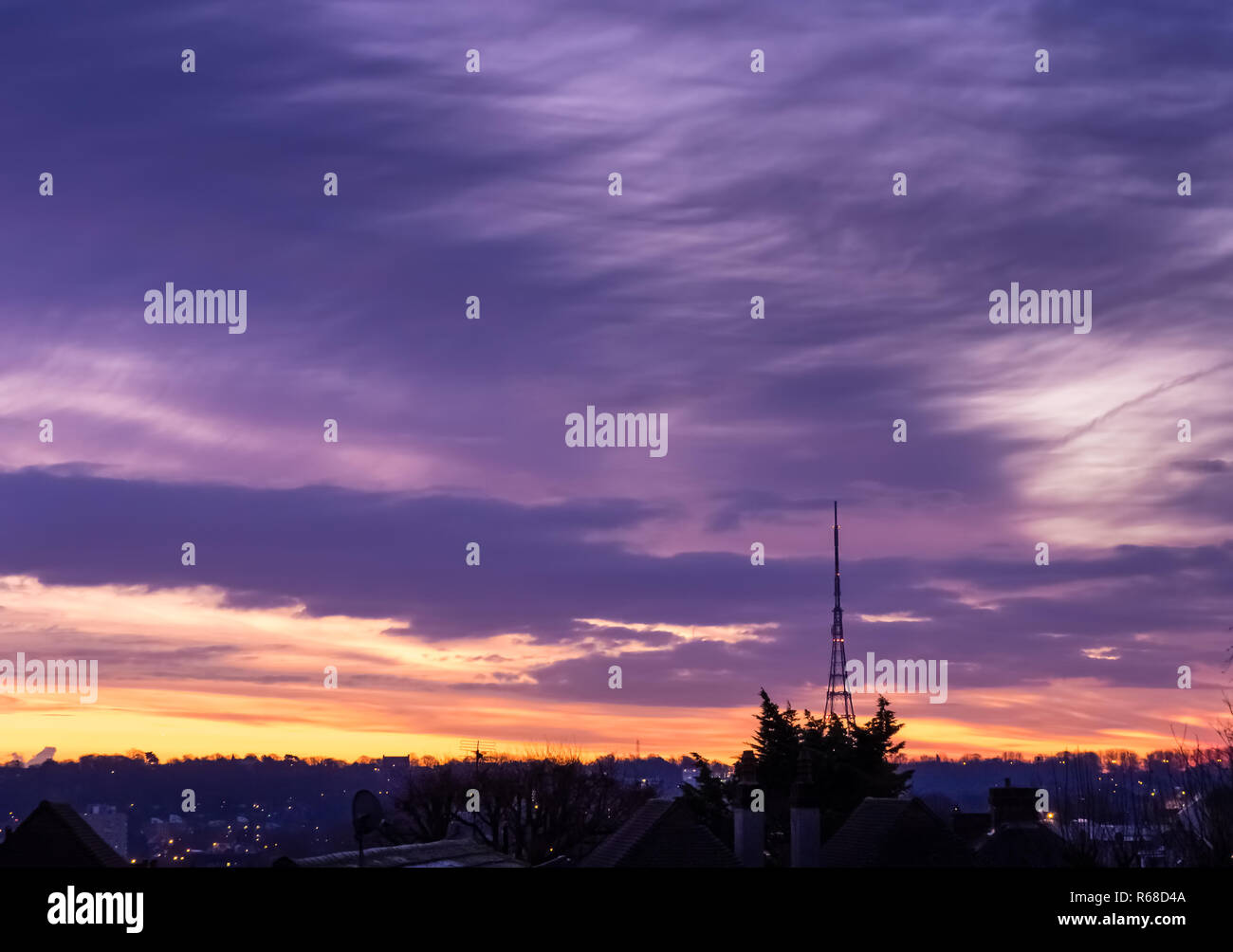 Crystal palace radio mast hires stock photography and images Alamy