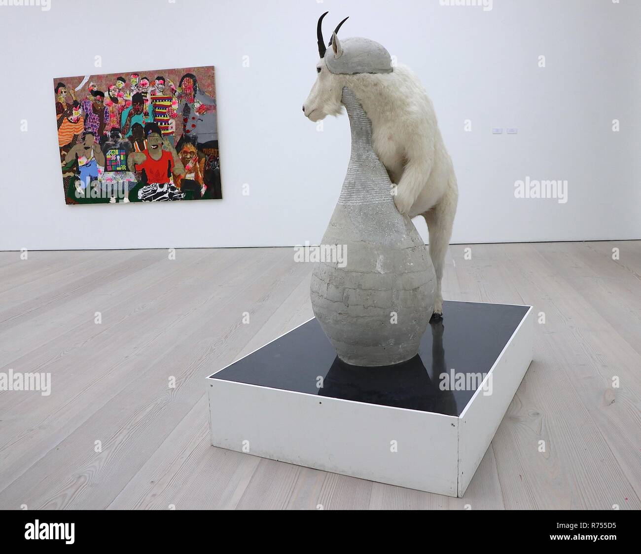 Charles saatchi exhibition hires stock photography and images Alamy