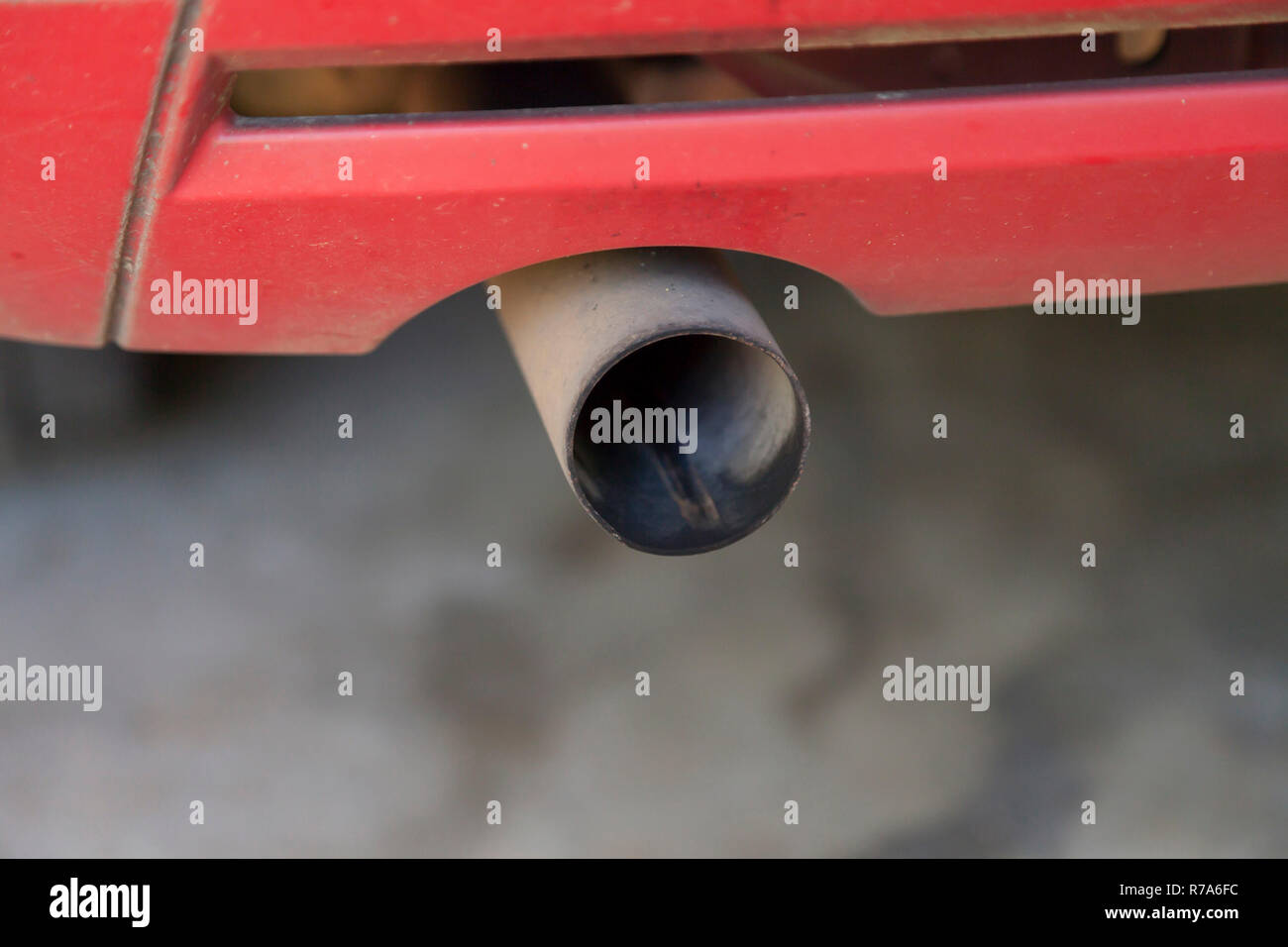 Car tailpipe emissions hi-res stock photography and images - Alamy