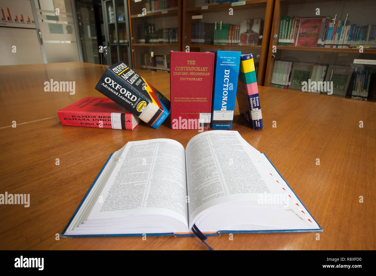 Oxford english dictionary hires stock photography and images Alamy