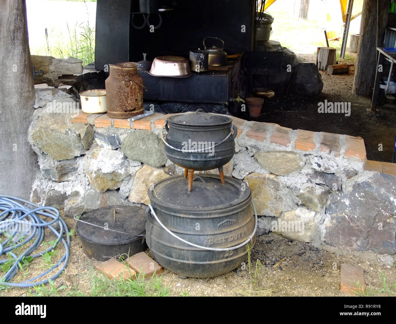 RUSTIC AND VINTAGE BUSH KITCHEN Stock Photo - Alamy