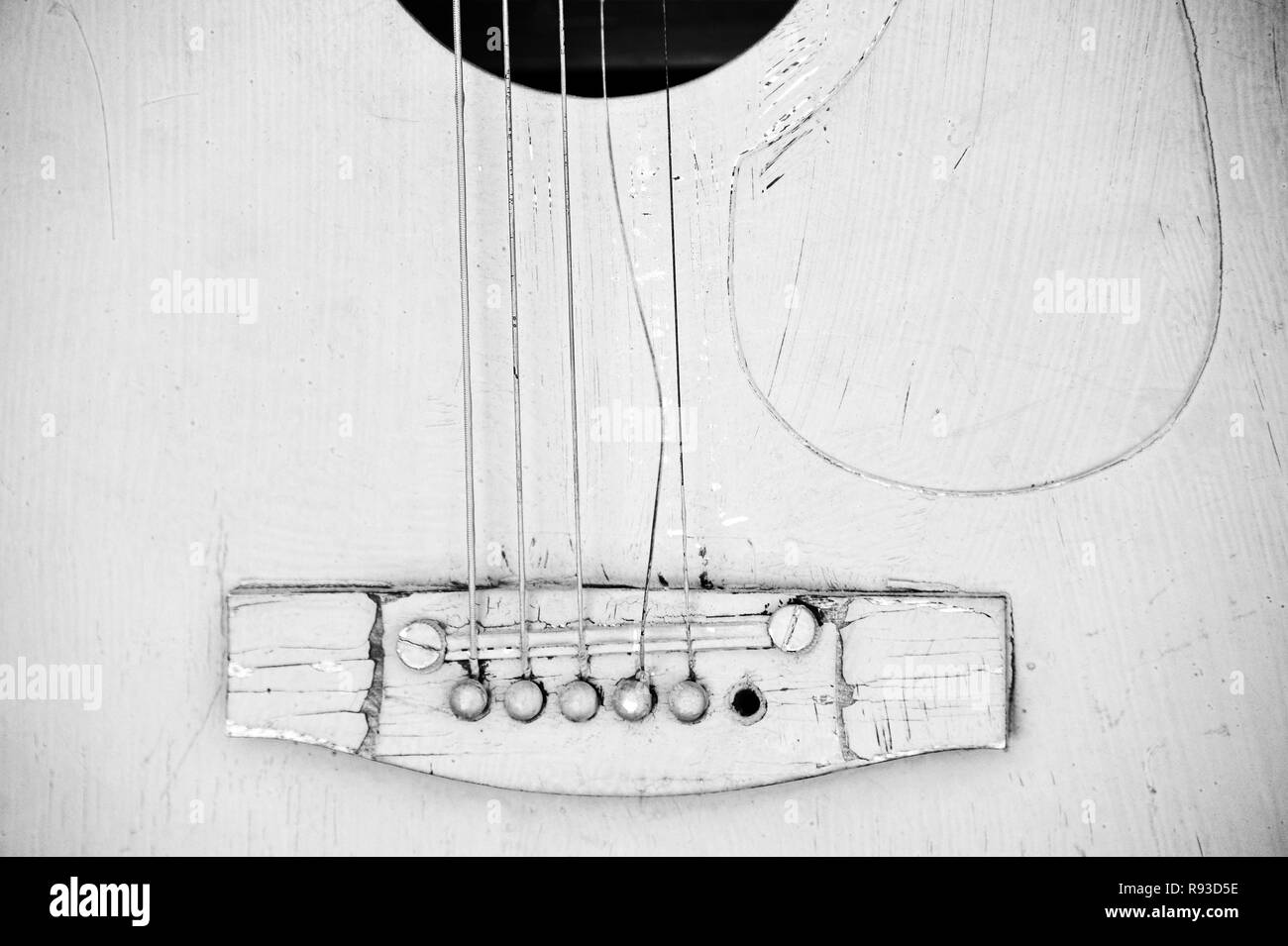 Broken guitar string hires stock photography and images Alamy