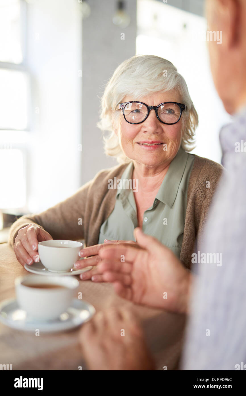 Talk at coffeebreak Stock Photo Alamy