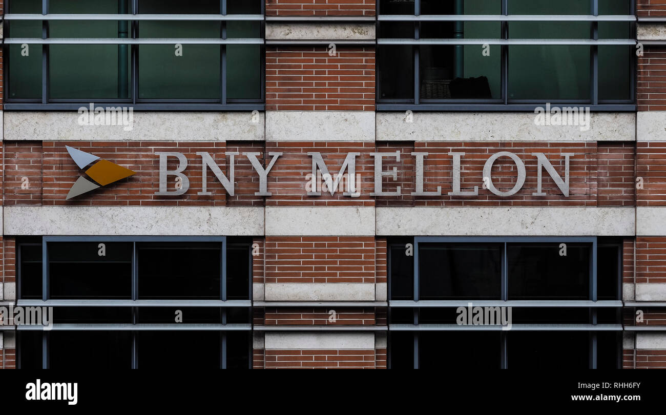 Mellon Bank High Resolution Stock Photography and Images Alamy