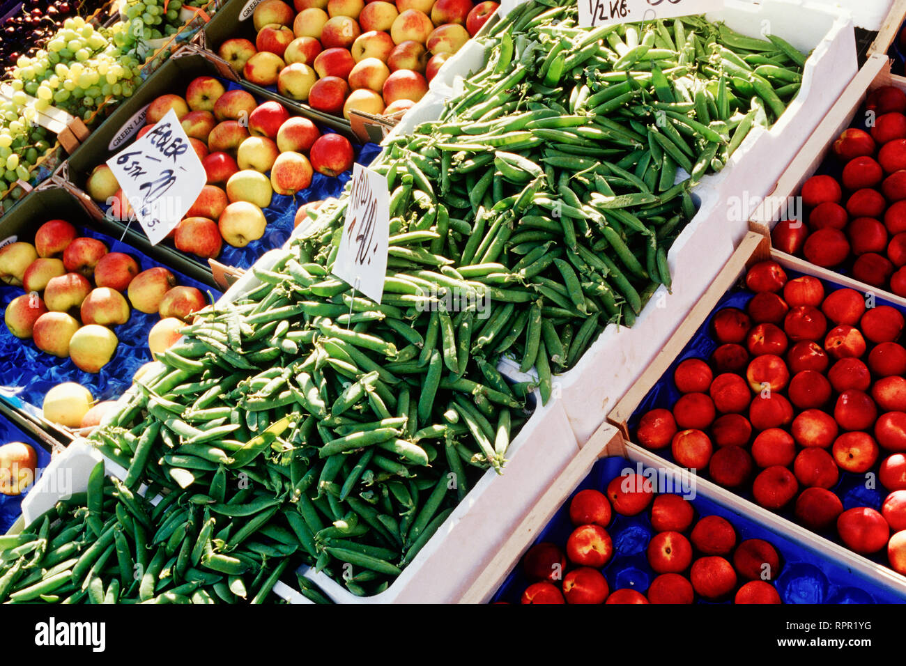 Fruit and Vegetable Stand Stock Photo Alamy