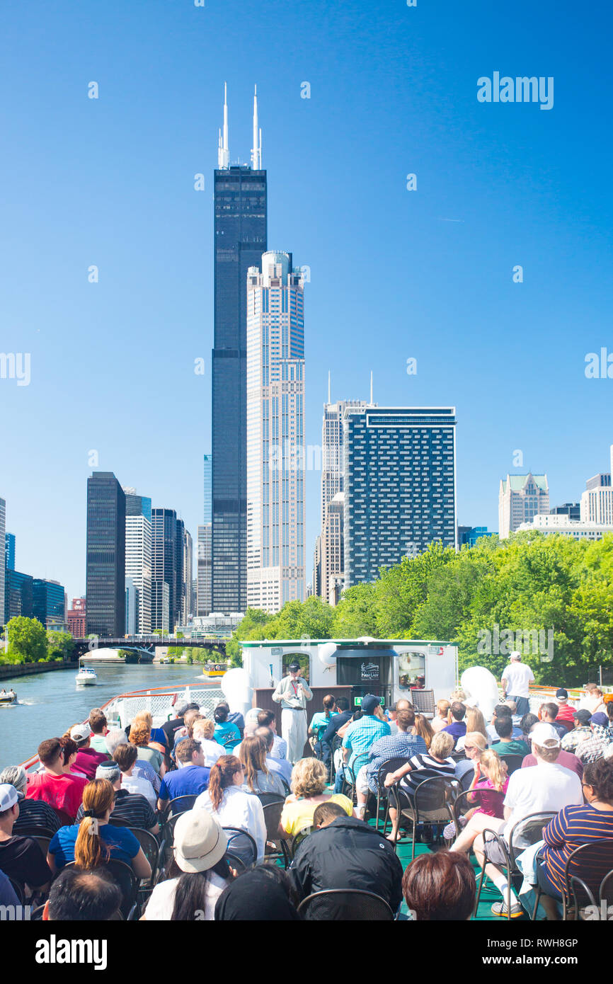Chicago Boat Cruise Stock Photo Alamy