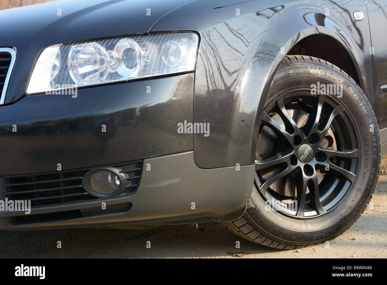 Audi A4 B6 (wheels Stock Photo Alamy