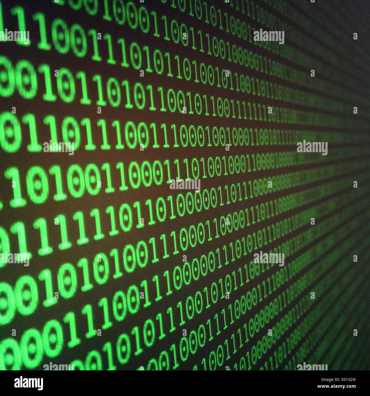 Binary code computer screen hires stock photography and images Alamy