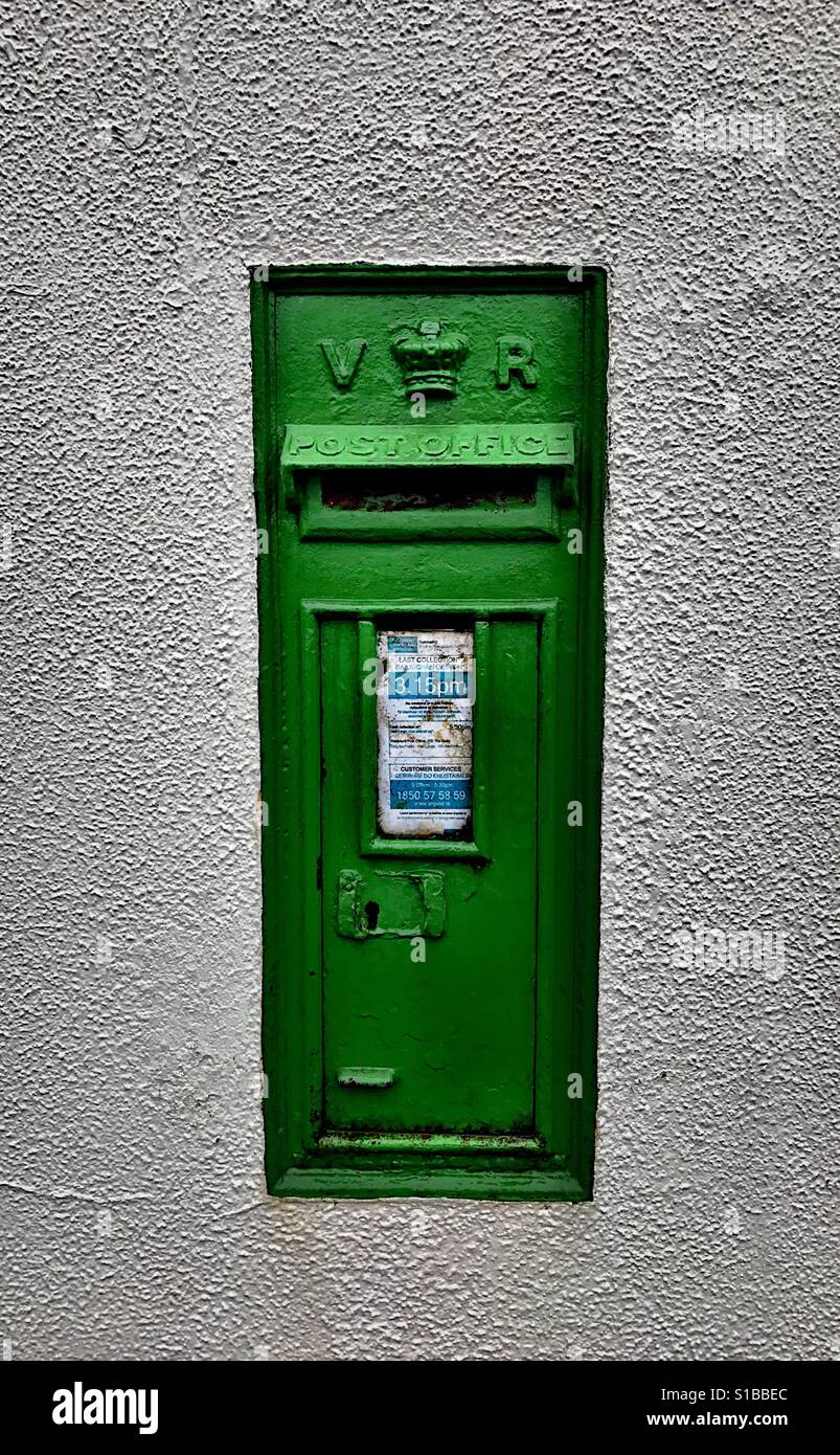 Postbox collection times hires stock photography and images Alamy