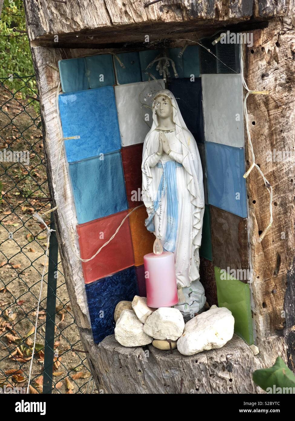 Madonna and tree hires stock photography and images Alamy