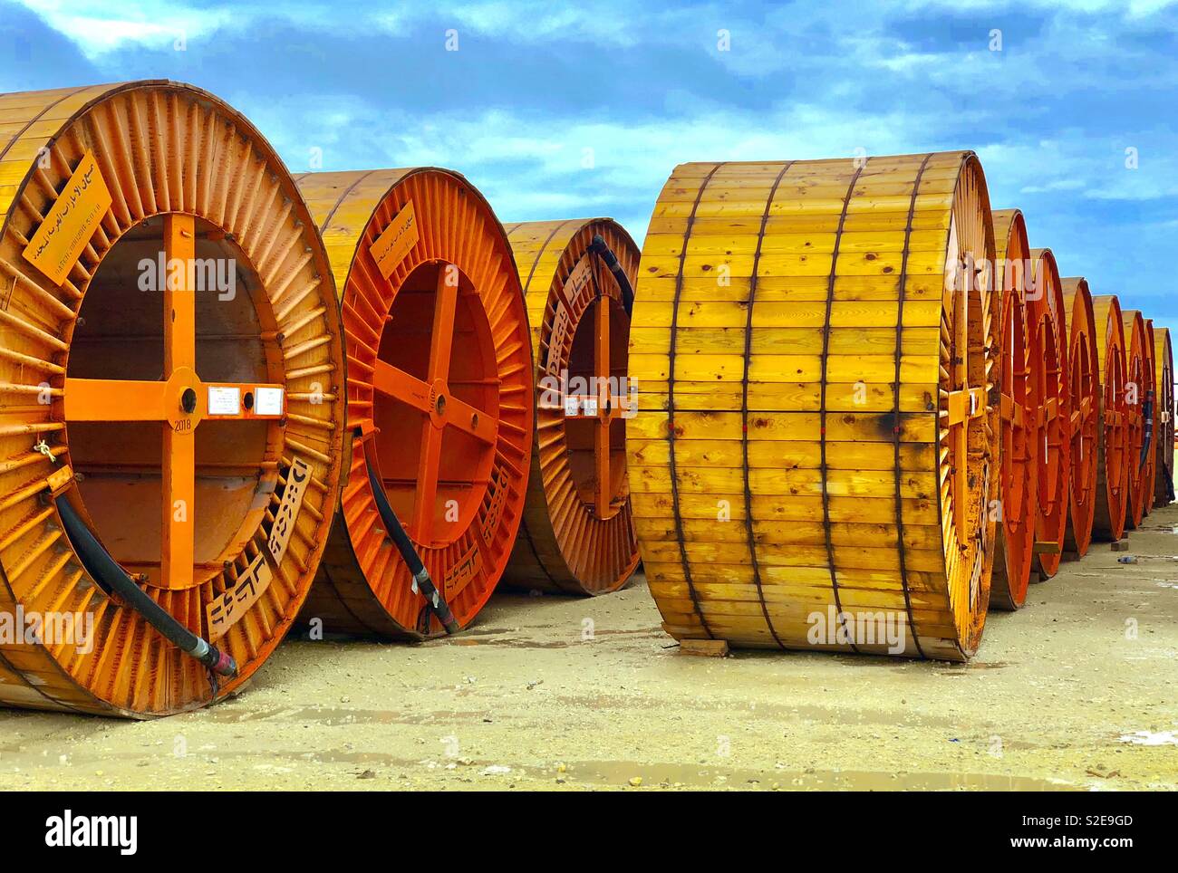 Cable drum hires stock photography and images Alamy