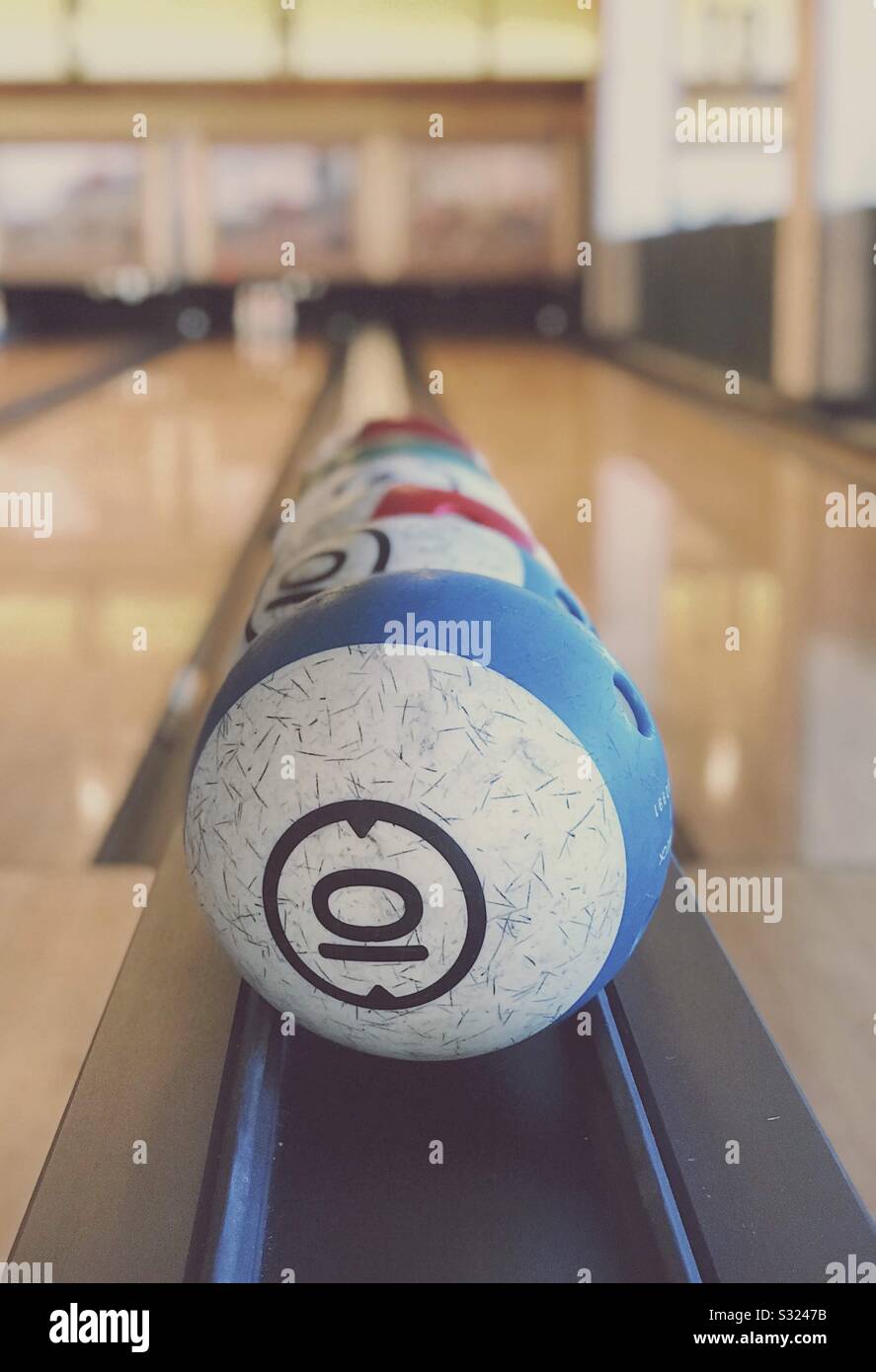 Bowling billiards hires stock photography and images Alamy