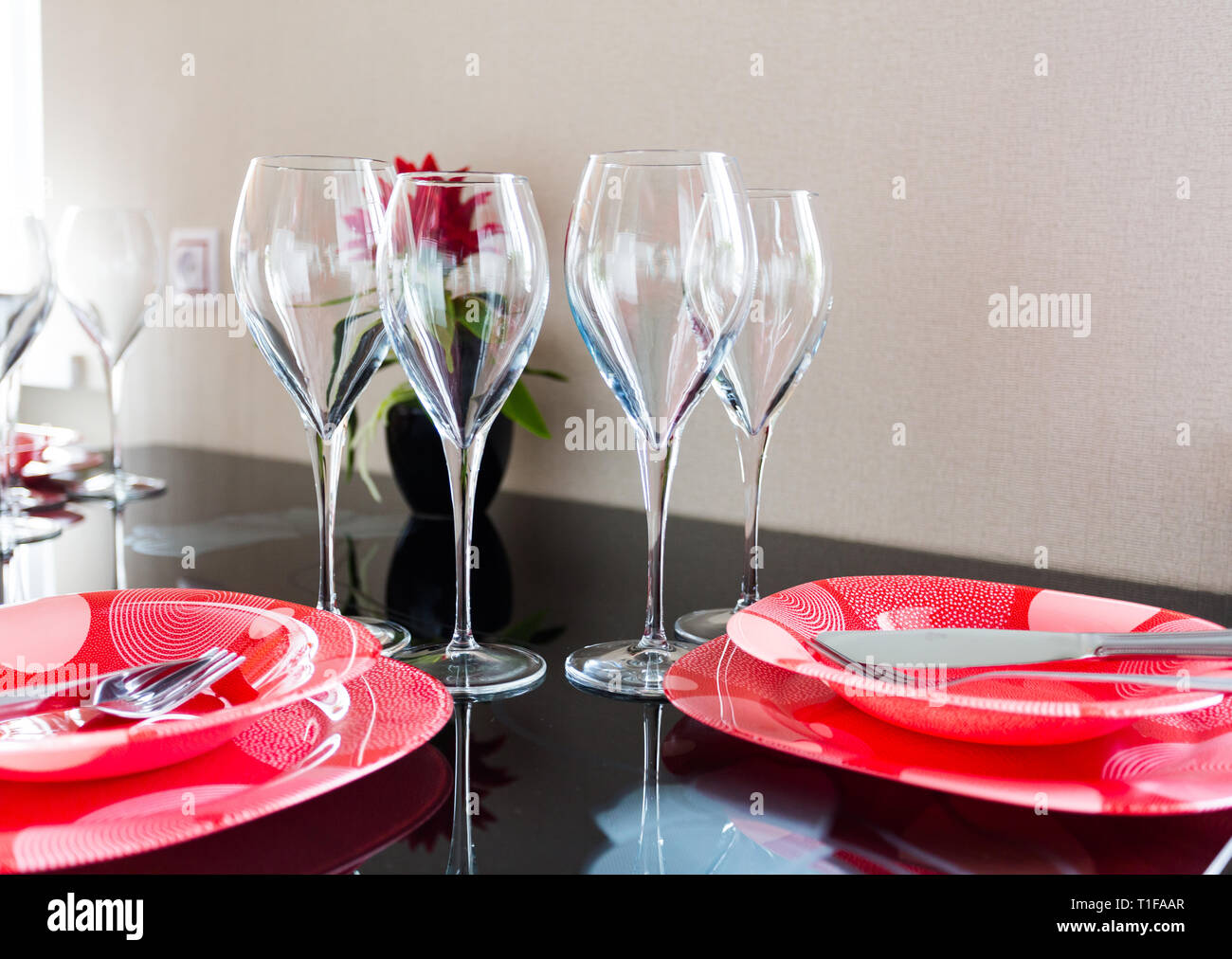 White crystal diner hires stock photography and images Alamy