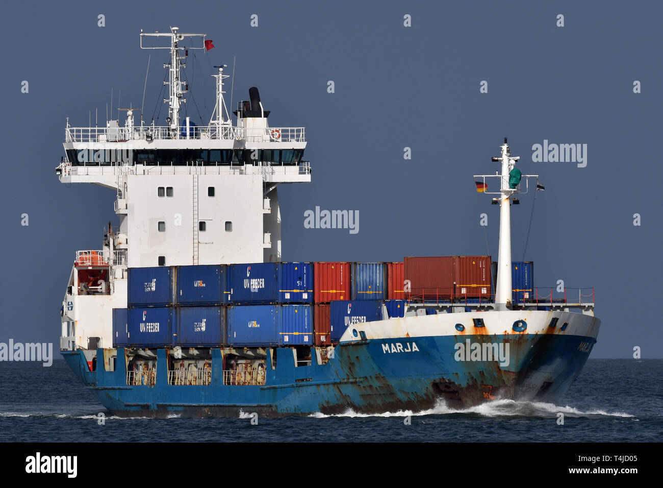 Feeder container vessel hires stock photography and images Alamy