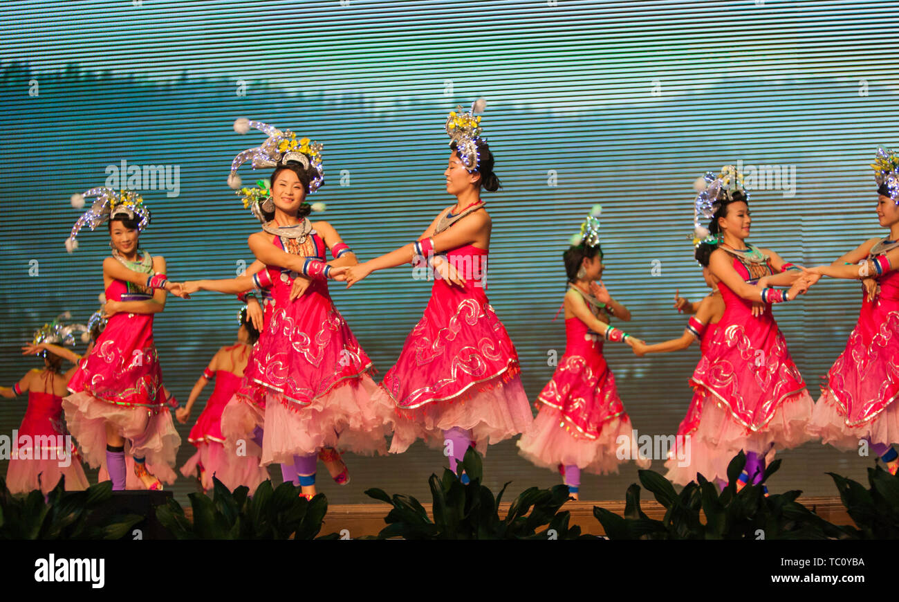 Dong dong dance hires stock photography and images Alamy