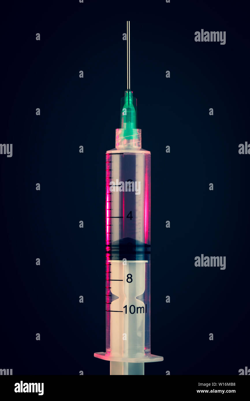 Single hypodermic needle Stock Photo Alamy