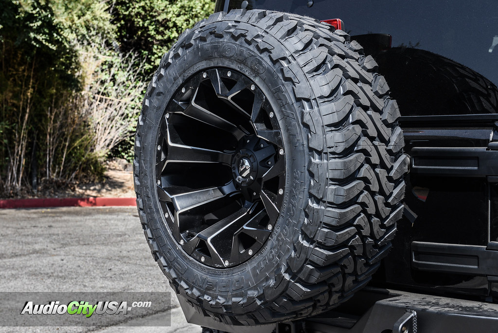 2016 Jeep Wrangler Rubicon 20x12 Fuel Wheels D546 Assault 35x12