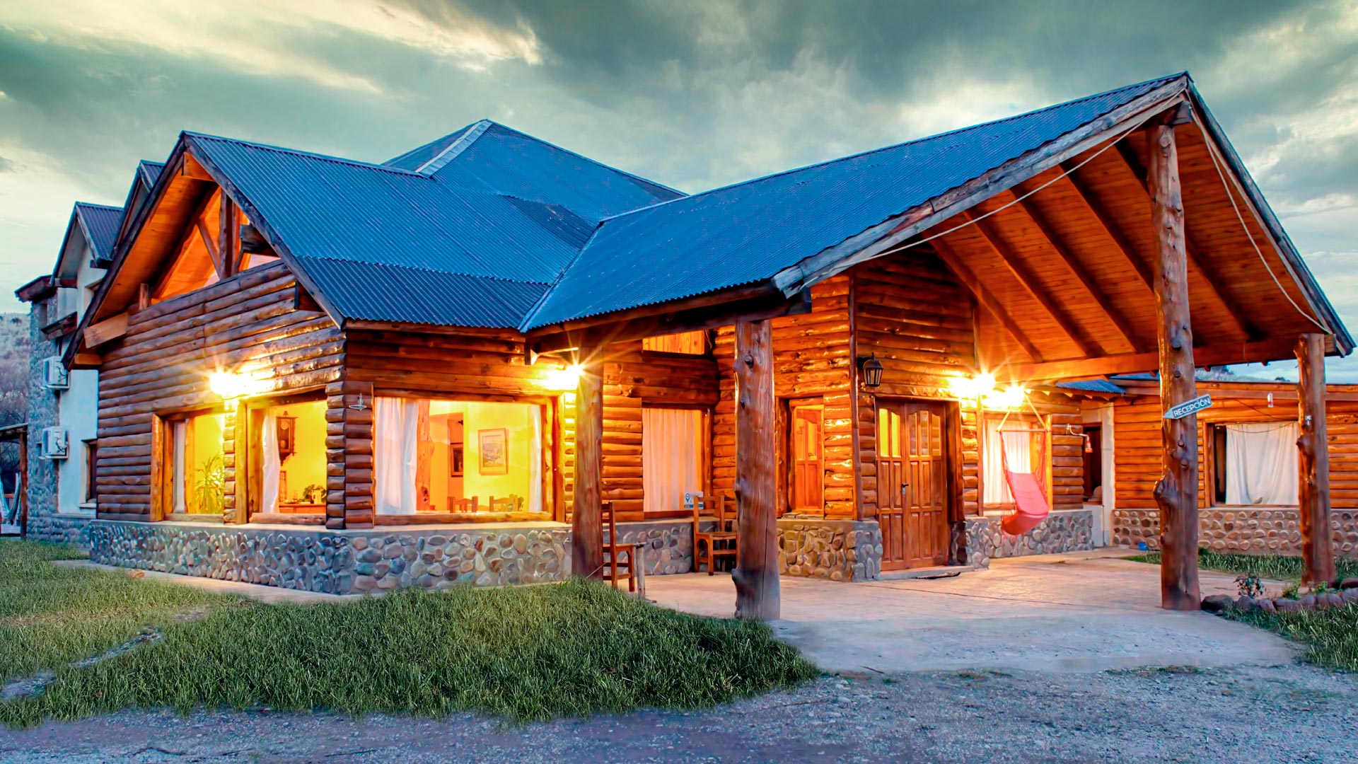 Hostería y Cabañas "La Estancia" Hostería