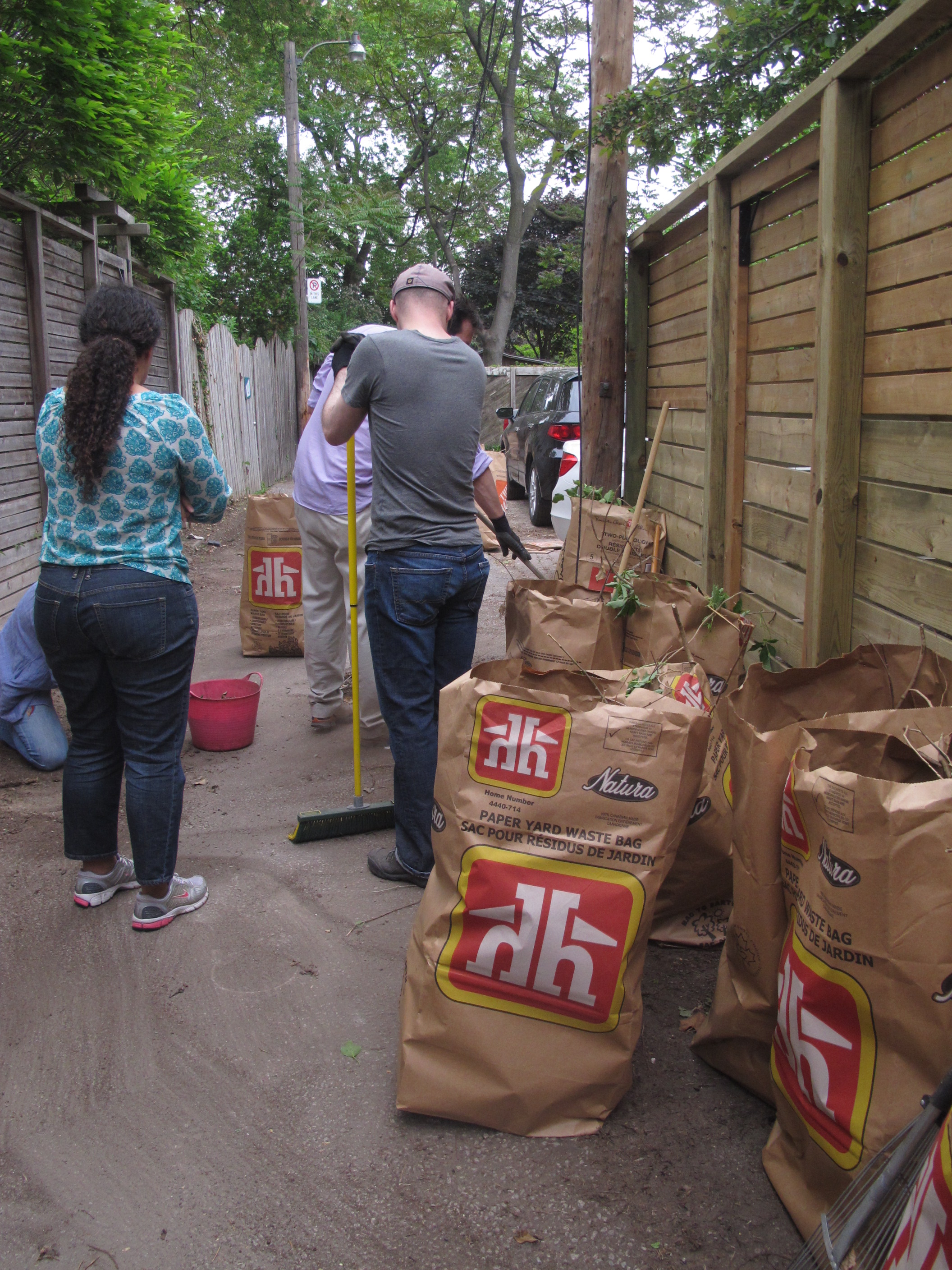 Clean Enough To Eat Off Of…! Gordon Sinclair Laneway Cabbagetown
