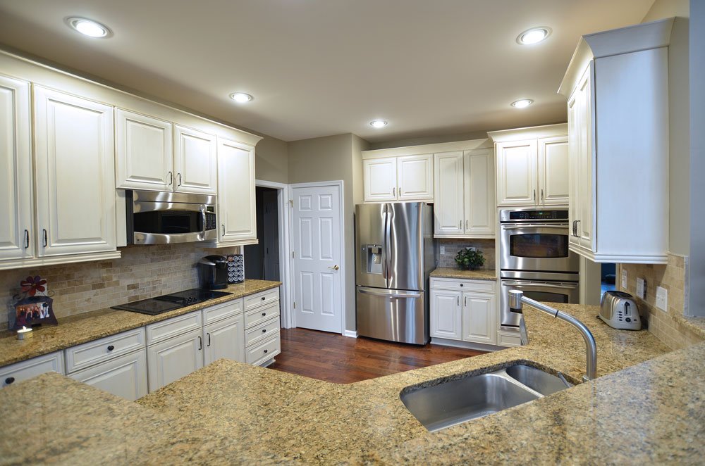 How to Tell the Difference Between a Good and Bad Refacing Job