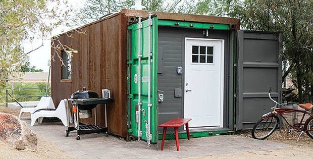 [VIDEO] Customizable Tiny Portable Lodge Called 'The Bear' Cabin